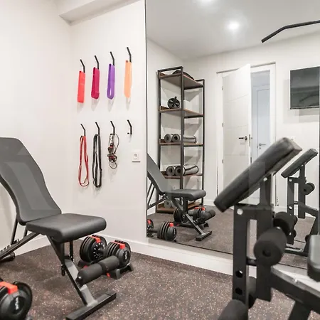 فيلة House With Private Rooftop Pool, Cinema, Gym Rems