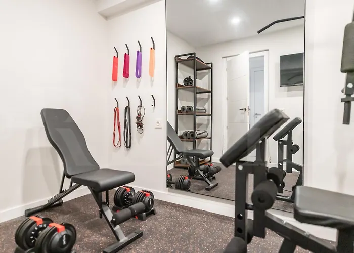 فيلة House With Private Rooftop Pool, Cinema, Gym Rems