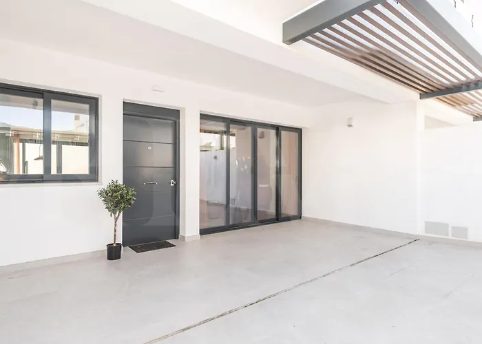 House With Private Rooftop Pool, Cinema, Gym Rems فيلة